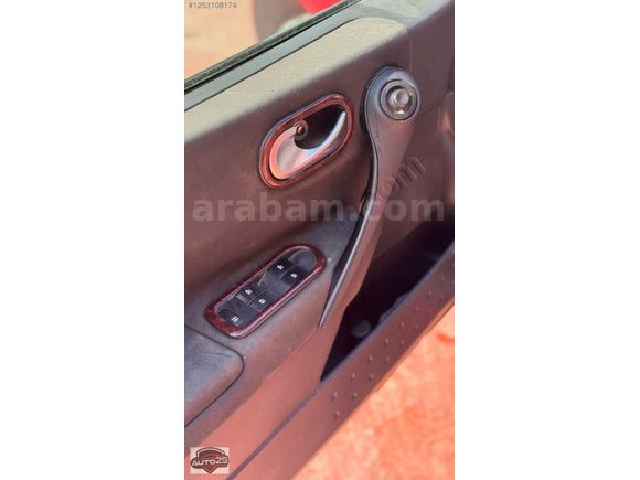 AUTO 25'DEN KAPUT-TAVAN-BAGAJ ORJ TEMİZ BAKIMLI MEGANE