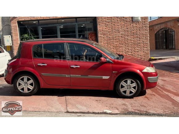 AUTO 25'DEN KAPUT-TAVAN-BAGAJ ORJ TEMİZ BAKIMLI MEGANE