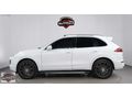 AUTO 25 DEN PORSCHE CAYENNE