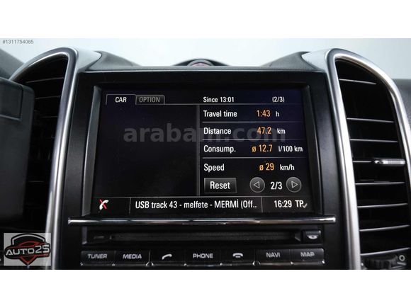 AUTO 25 DEN PORSCHE CAYENNE