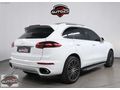 AUTO 25 DEN PORSCHE CAYENNE