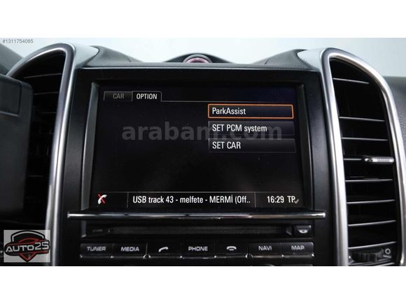 AUTO 25 DEN PORSCHE CAYENNE