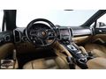 AUTO 25 DEN PORSCHE CAYENNE