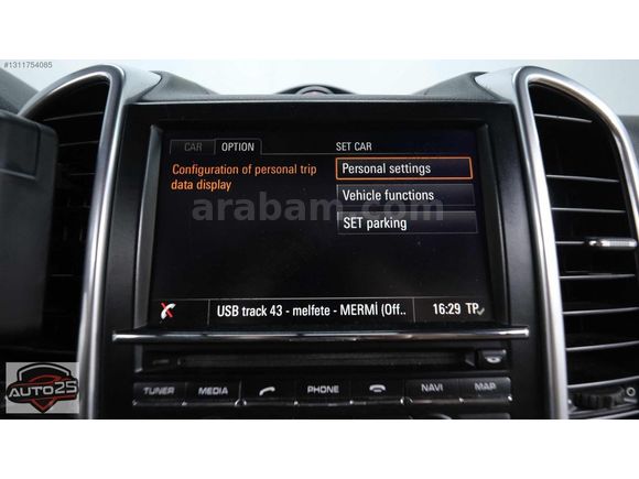 AUTO 25 DEN PORSCHE CAYENNE