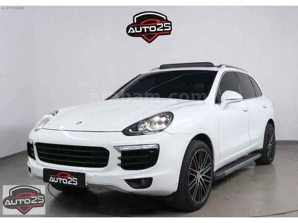 AUTO 25 DEN PORSCHE CAYENNE