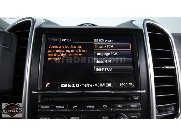 AUTO 25 DEN PORSCHE CAYENNE
