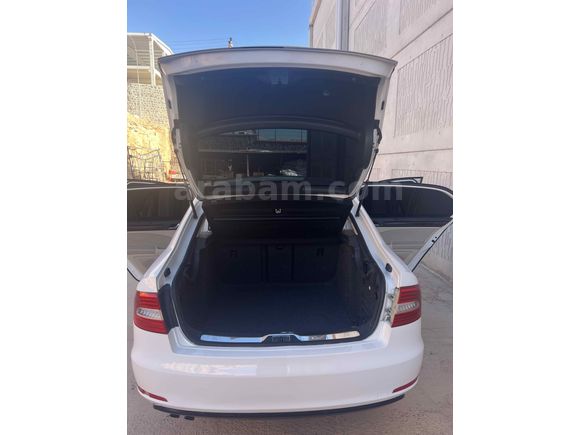 Sahibinden Skoda SuperB 1.6 TDI Elegance 2014 Model  216000