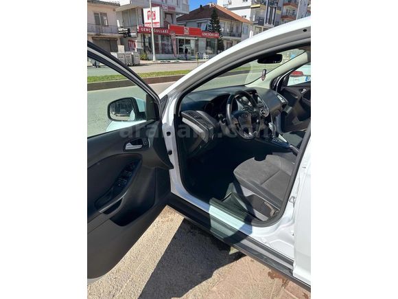 ÖZBAYRAKCI'DAN 2017 OTOMATİK VİTES FOCUS