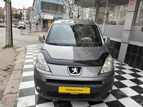 SAVRAN GRUPTAN ÇİFT SÜRGÜ ARKA TEK ACILIR PARTNER TEPEE