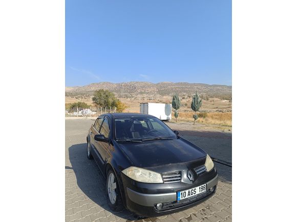 Acil Satılık Renault Megane 1.6 Dynamique 2004 Model ~Mayıs 2027 yılına kadar muayenesi vardır. ~Araçta yer yer güneş yanıkları mevcuttur. Değişensiz