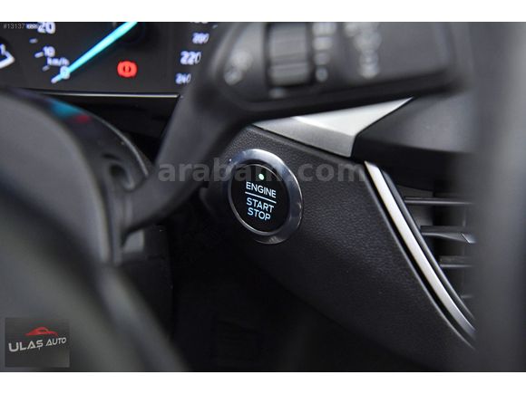 ULAŞ AUTO'DAN 2020 FORD FOCUS CAM TAVANLI EMSALSİZ