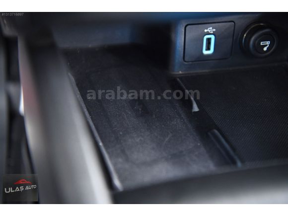 ULAŞ AUTO'DAN 2020 FORD FOCUS CAM TAVANLI EMSALSİZ