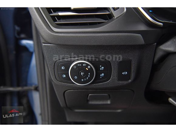 ULAŞ AUTO'DAN 2020 FORD FOCUS CAM TAVANLI EMSALSİZ