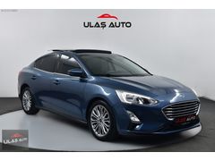 ULAŞ AUTO'DAN 2020 FORD FOCUS CAM TAVANLI EMSALSİZ