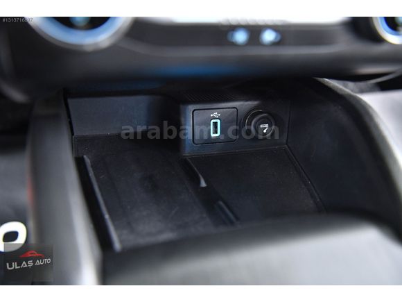 ULAŞ AUTO'DAN 2020 FORD FOCUS CAM TAVANLI EMSALSİZ