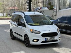 KARAMAN OTOMOTİV’den  Ford Tourneo Courier 1.5 TDCi Titanium Plus 2023 Model Van
