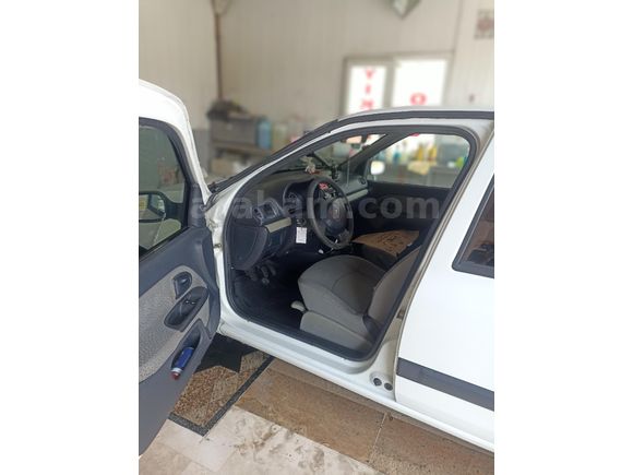 Sahibinden Renault Clio 1.2 Authentique 2006 Model İstanbul