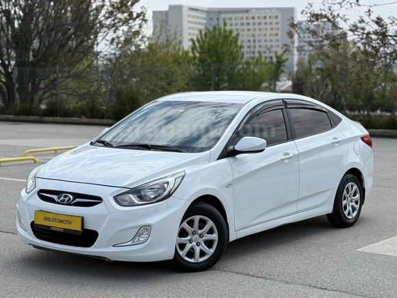 2012 MODEL 114 BİN KM ACCENT BLUE TAM OTOMATİK/MODE PAKET