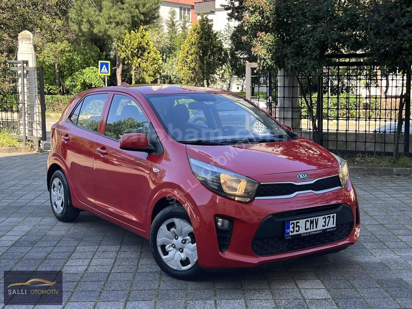 Galeriden Kia Picanto 1.0 MPI Live 2020 Model İstanbul 98.000 km Kırmızı 1