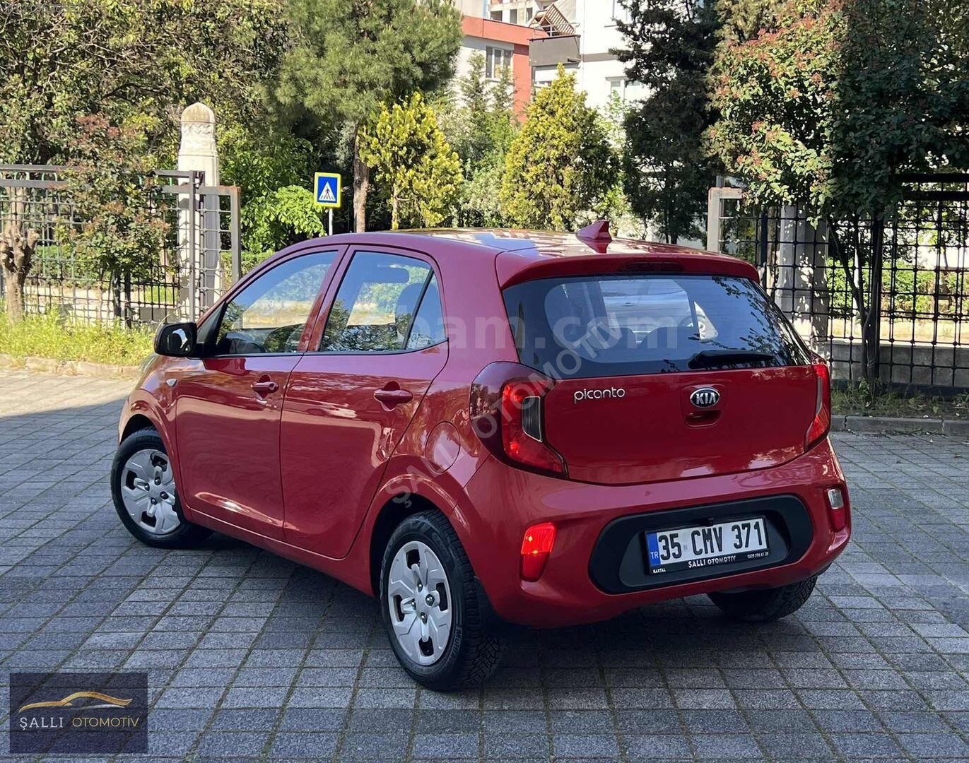 Galeriden Kia Picanto 1.0 MPI Live 2020 Model İstanbul 98.000 km Kırmızı 4