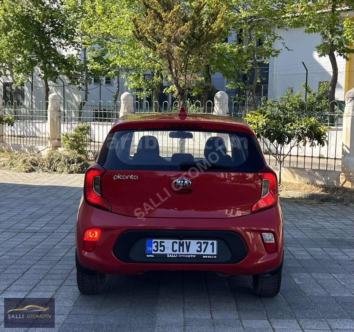 Galeriden Kia Picanto 1.0 MPI Live 2020 Model İstanbul 98.000 km Kırmızı 6