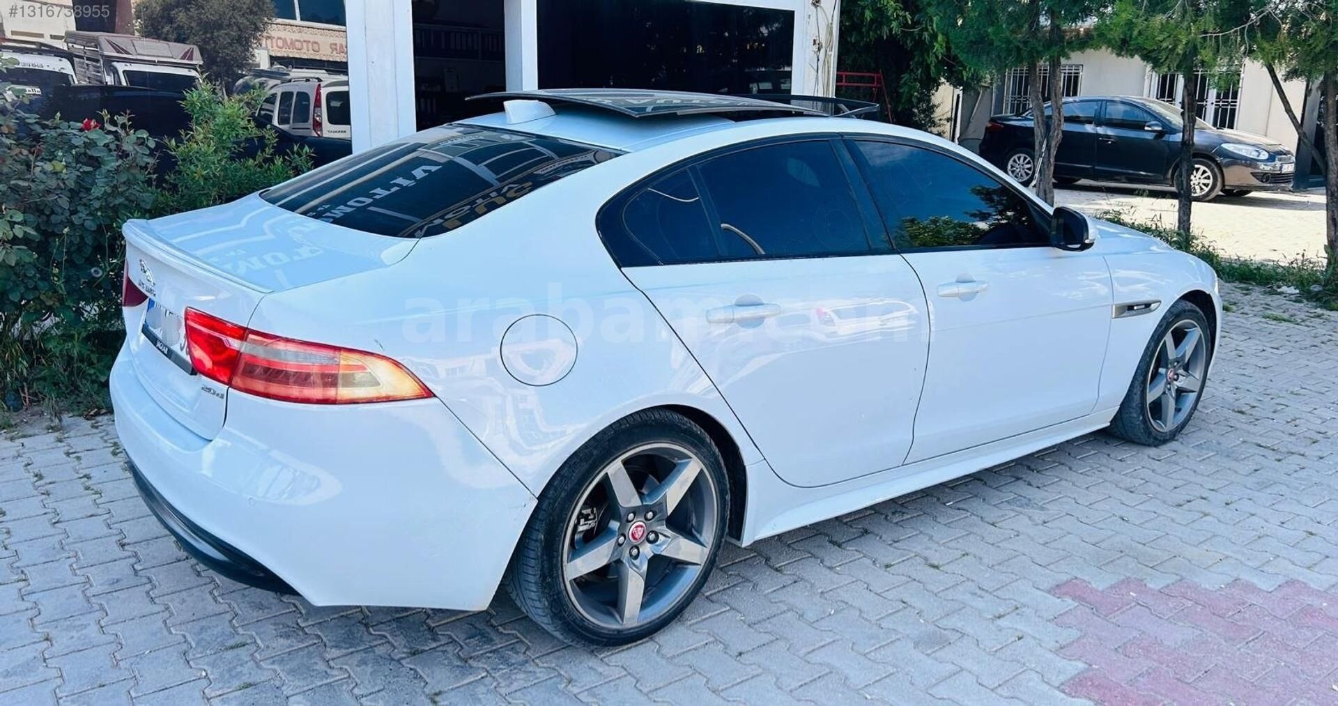 Galeriden Jaguar XE 2.0 D R-Sport Plus 2016 Model Mardin 219.000 km Beyaz 4