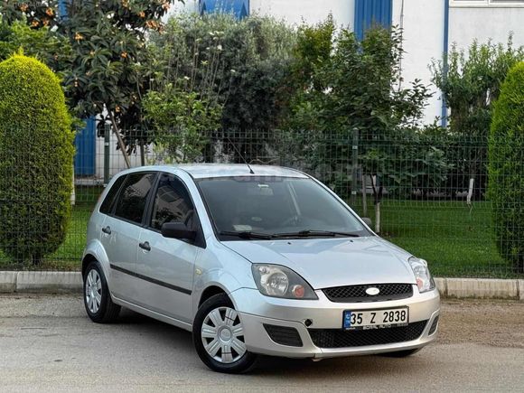 FORD FİESTA+İLK EL +TAVAN BAGAJ+DİESEL+MAKYAJLI KASA+320 BİNORJ