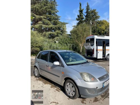 MASRAFSIZ, AİLE ARACI