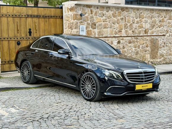 BM AUTO'dan E220d 4 MATİC BAYİ-COMMAND-VAKUM- BOYASIZ DEĞİŞENSİZ