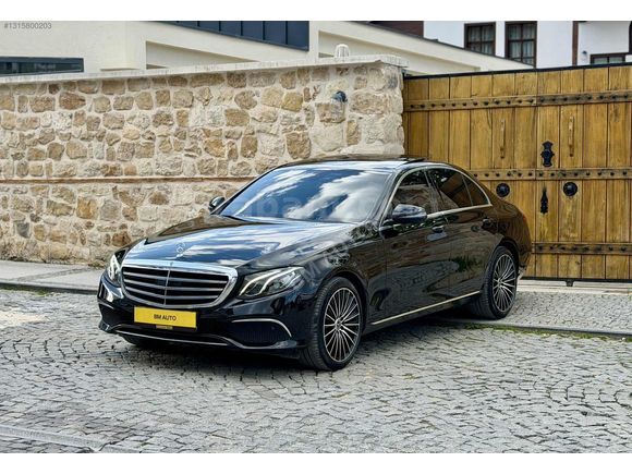 BM AUTO'dan E220d 4 MATİC BAYİ-COMMAND-VAKUM- BOYASIZ DEĞİŞENSİZ