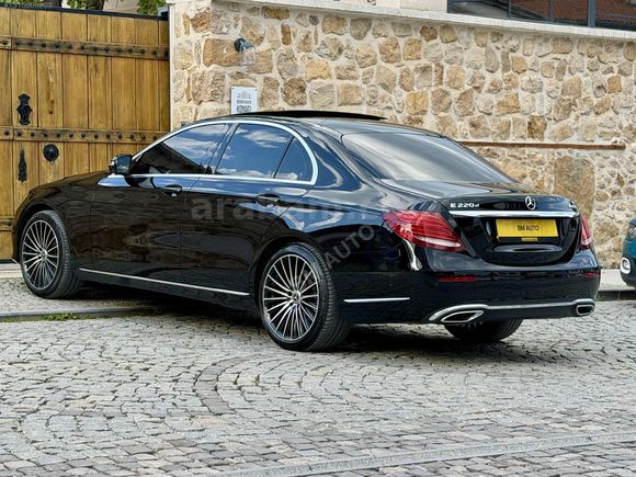 BM AUTO'dan E220d 4 MATİC BAYİ-COMMAND-VAKUM- BOYASIZ DEĞİŞENSİZ