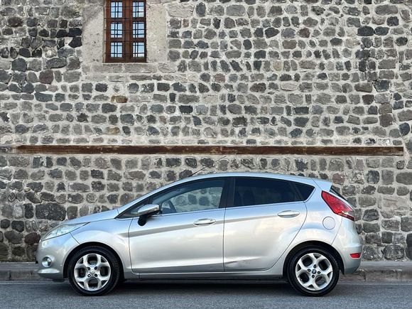 2010 MODEL FORD FİESTA 1.4 TDCI TİTANİUM 133 BİNDE