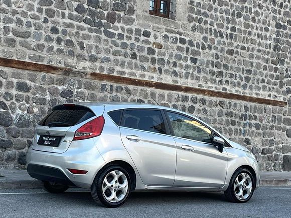 2010 MODEL FORD FİESTA 1.4 TDCI TİTANİUM 133 BİNDE