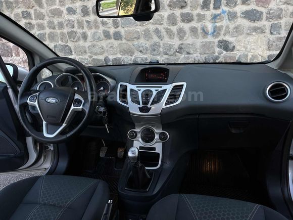 2010 MODEL FORD FİESTA 1.4 TDCI TİTANİUM 133 BİNDE