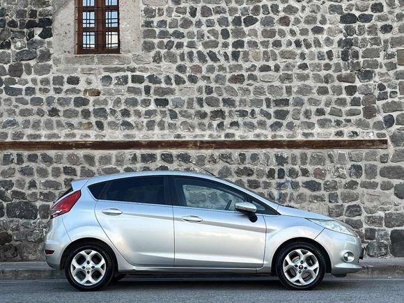 2010 MODEL FORD FİESTA 1.4 TDCI TİTANİUM 133 BİNDE