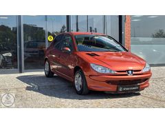 SÜVARİ OTOMOTİV'DEN PEUGEOT 206 XR 1.4 OTOMATİK