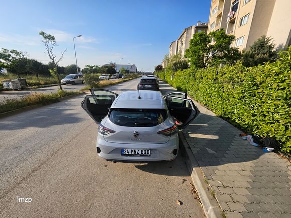 Sahibinden 2025 Çıkışlı Clio4 Evo- 5Yıl Garantili-4k araç kamera