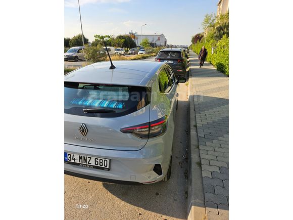 Sahibinden 2025 Çıkışlı Clio4 Evo- 5Yıl Garantili-4k araç kamera