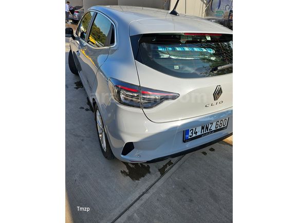 Sahibinden 2025 Çıkışlı Clio4 Evo- 5Yıl Garantili-4k araç kamera