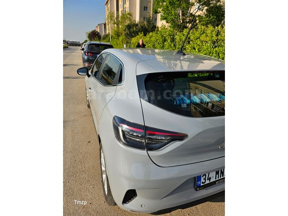 Sahibinden 2025 Çıkışlı Clio4 Evo- 5Yıl Garantili-4k araç kamera