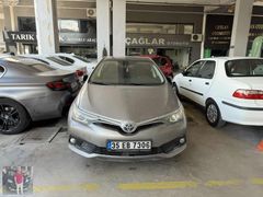AURİS 1.6 BENZİNLİ OTOMATİK CAM TAVANLI