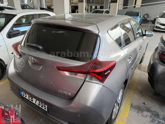 AURİS 1.6 BENZİNLİ OTOMATİK CAM TAVANLI