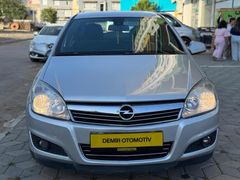Astra sedan 1.6 Enjoy 111.yıl benzin Lpg km 149500