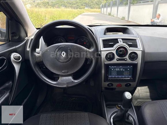 NET 2.el' DEN RENAULT MEGANE II 1.4 Authentique (2004)