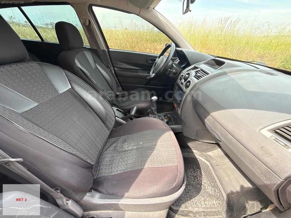 NET 2.el' DEN RENAULT MEGANE II 1.4 Authentique (2004)