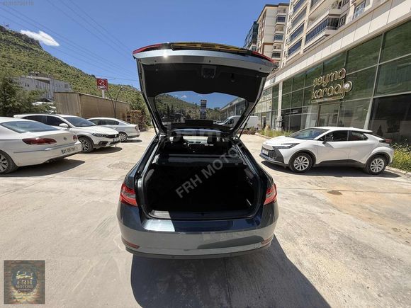 2020 MODEL CAM TAVANLI HATASIZ BOYASIZ HASAR KAYITSIZ 95 BİN KM