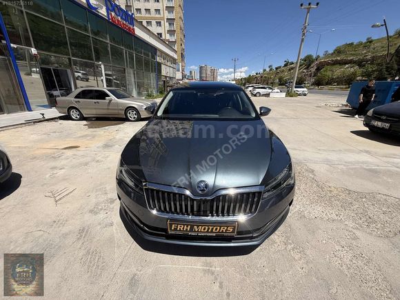 2020 MODEL CAM TAVANLI HATASIZ BOYASIZ HASAR KAYITSIZ 95 BİN KM