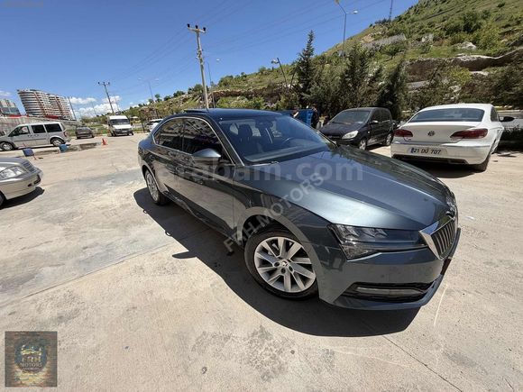 2020 MODEL CAM TAVANLI HATASIZ BOYASIZ HASAR KAYITSIZ 95 BİN KM