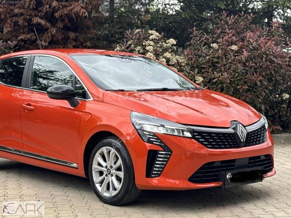 AFK DAN 1.0 TCE CLIO BOYASIZ SERVİS BAKIMLI ÖZEL RENK