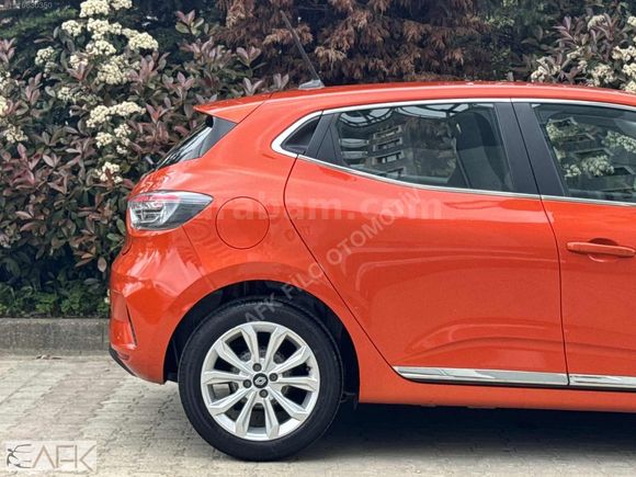 AFK DAN 1.0 TCE CLIO BOYASIZ SERVİS BAKIMLI ÖZEL RENK